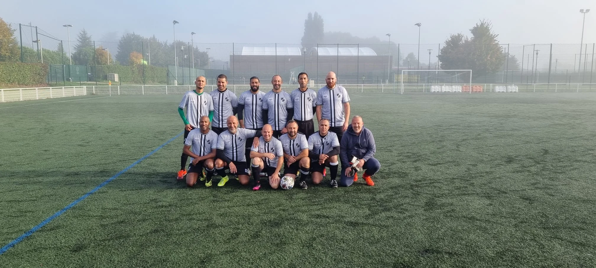 L&rsquo;équipe du Football Club de Pierrelaye sur le terrain